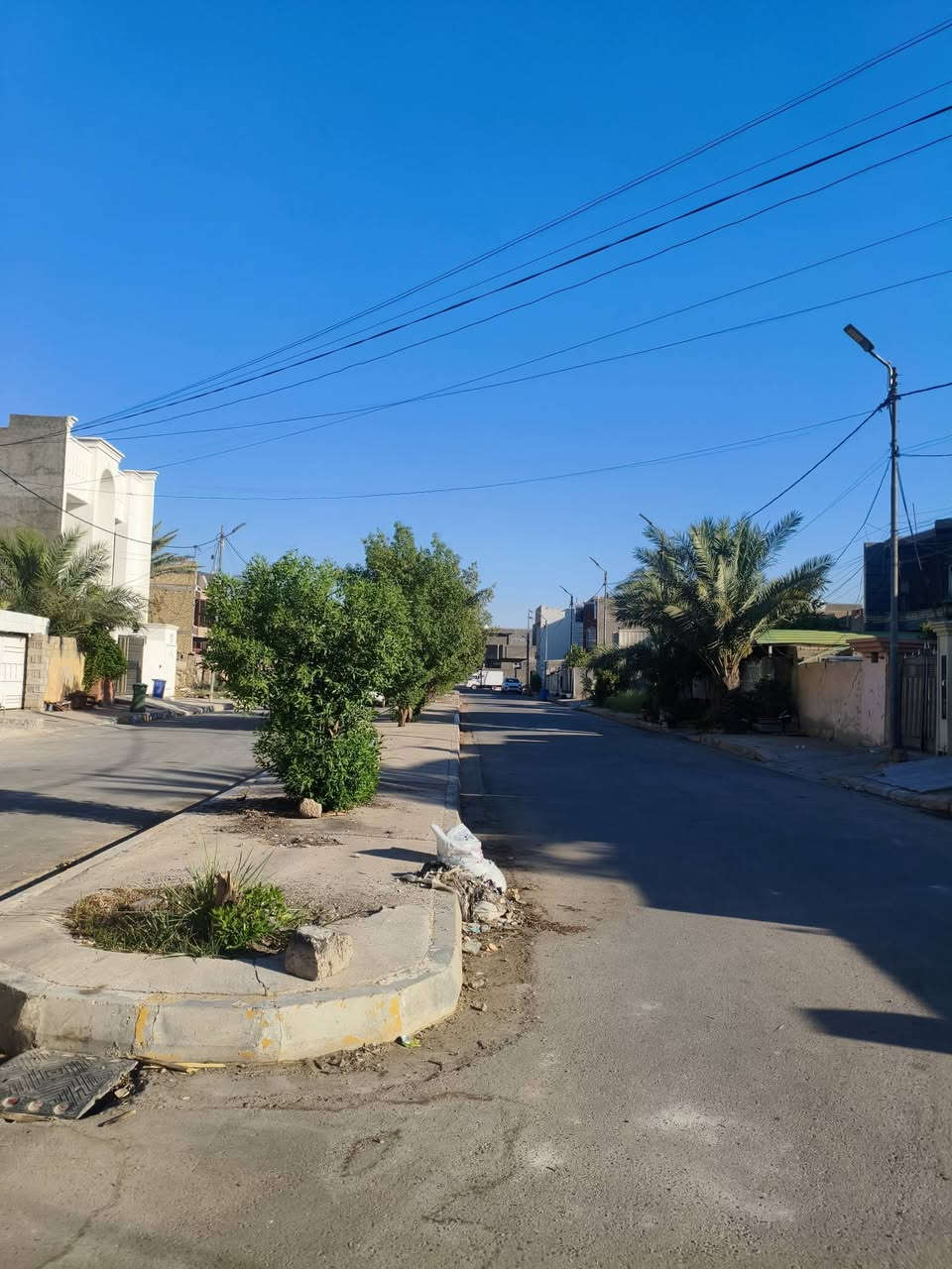 [[بسم الله الرحمن الرحيم]]
🏡     🏘      🏚 

#يوجد_بيت_يعتبر_قطعة_للبيع

#العنوان  الفلوجة 
#المنطقة تأميم الاولئ موقع مميز ✨

✅المساحة : 700 م  واقع حال 900 متر 
⬆️ الوجة : الوجة 31 م 
🏞️النزال : 23 م 
 

                       #بناء 🧱 : طابوك 
      
     #شارع 🏞️⬆️⬆️ : 20م كامل الخدمات 

  #السعر_محدد_من_قبل_البائع 
    
        
        ⚖️⚖️   نوع الملك : طابو صرف تحويل مباشر  🏙 

         #السعر_المتر 💰💸:  750 الف وبي مجال 

__________________________________

للأستفسار⛔🖲️ : مراجعة 
🥇#مكتب_الرافدين_للعقار 🥇
العنوان شارع المنجزات تقاطع جامع التقوئ مجاور محطة المتميز المركزية لغسيل السيارات 🚗🚖
__________________________________

#ملاحظة//📋📑 اذا لديك عقار تريد تعرضة للبيع او تريد تشتري عقار قم بمراسلة الصفحة او اتصال على لارقام الموجودة+ واتساب
            
         #للأتصال_او_واتساب 📞  ***********
         #للأتصال_كورك.   📞.      ‏‪***********‬‏

#بيع_وشراء_الدور_السكنية_والزراعية_العقارات_في_مدينة_الفلوجة #مكتب_الرافدين_للعقار_بيع_وشراء_العقارات_بسعر_مناسب
#عقارات_الانبار_الفلوجة
