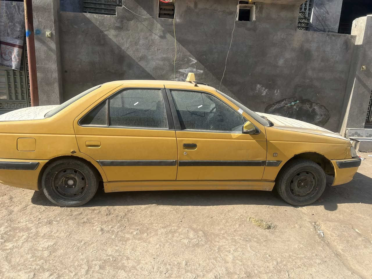 سلام عليكم للبيع بيجو بارص مديل15 سياره متروكه شغاله سياره يردلها تعميرمكينته مجفته بس ماضبطوها عليها هيه سنويه صاقطه ابيع عله وضعها هيه وكلشي عل مشتري مكاني ناصريه مركز سعرها ٣٠وبيه مجال مداور ثاني يوم بسمي رقمي ***********
