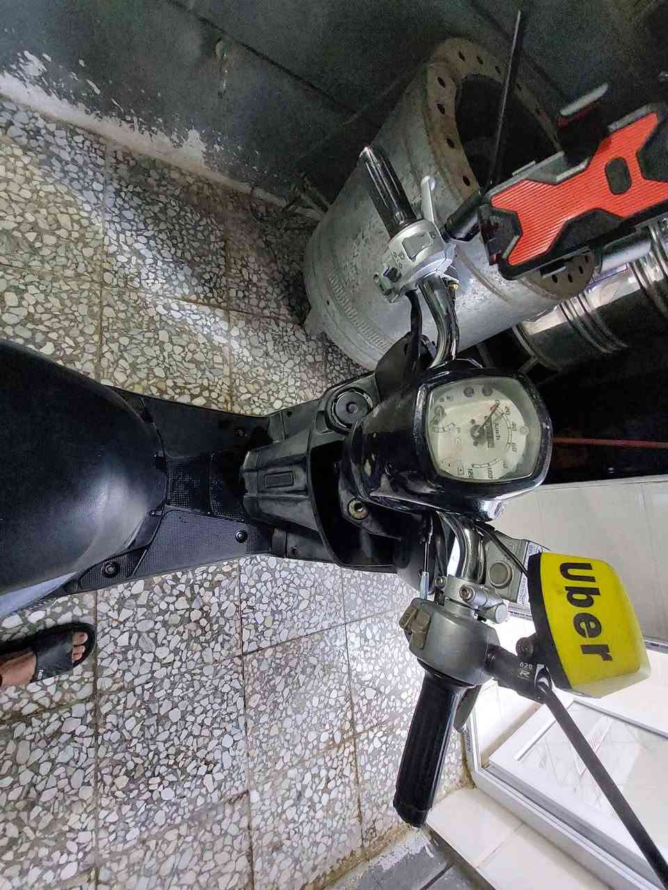 بوليسي كابريتر
مكينة مجفته جديده تجفيت اصلي وين متريد تاخذها 
شلعة تخبللل 
دراجة جاهزة وترايها فدشي 
كهربائيات كلها شغالة 
وباقي الامور كلها مبدلها جدد وعايدها من الصفر 
سلف باتري كهربائيات كلة جديد واذا مو احسن شي بالسوگ مرجوع 
عنواني بغداد حسينية المعامل
***********
