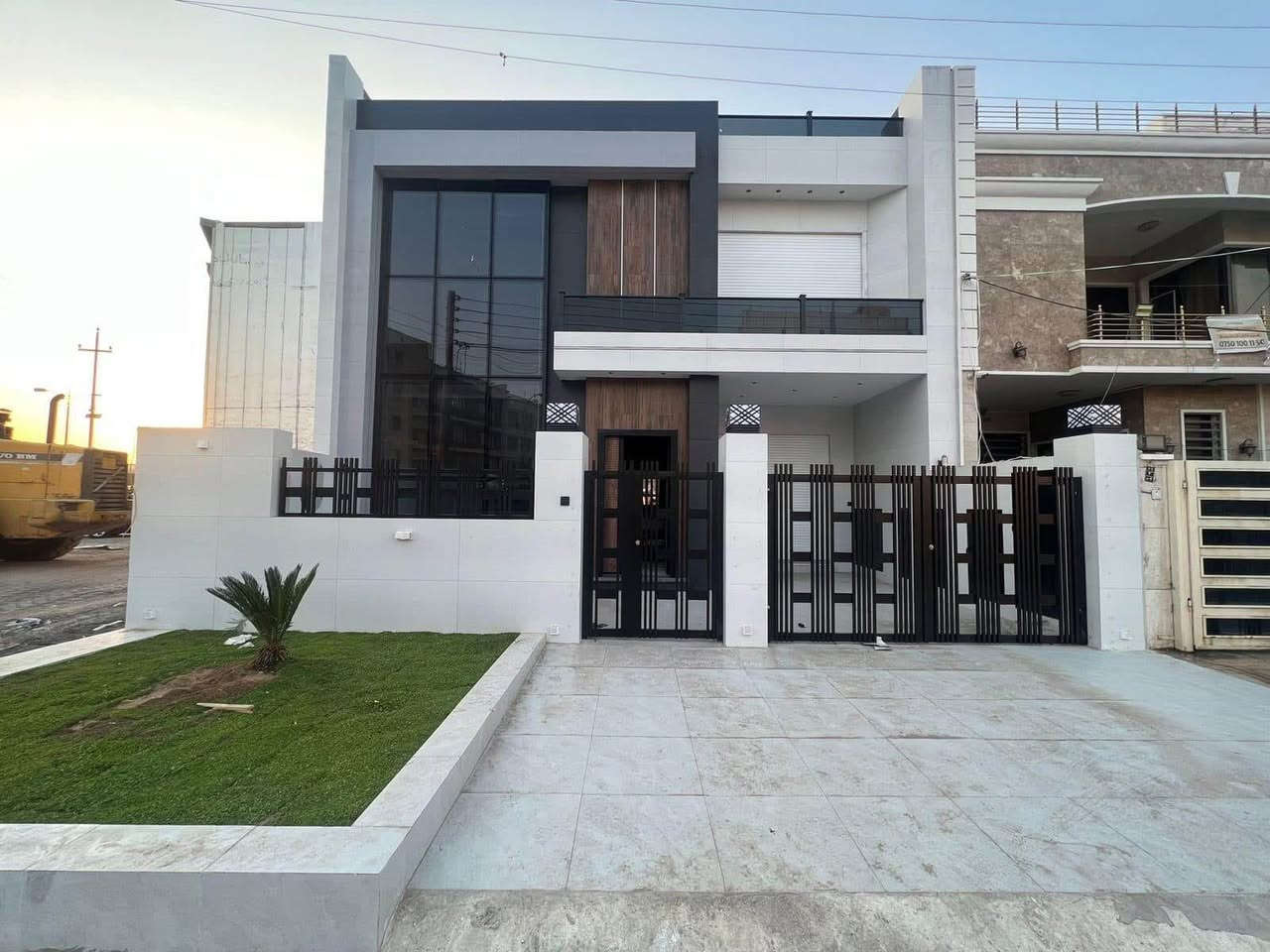 سعرة كلش مناسب 
هذا مو بيت لوحة فنيية للبيع على شارع 20م
مساحتة 200م
اربع غرف نوم 
فول VIP
للاستفسار سعر اتصل 
📞☎️ 0750 386 1964 whastup أربيل, العراق
