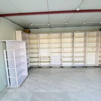 من رخصة الادمن رفوف جديدة مامستعملة للاستفسار الاتصال على الرقم 077338...