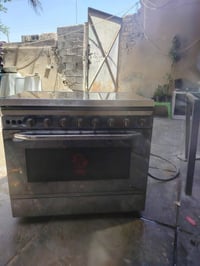 طباخ نضيف استعمال شهرين خمس عيون و فرن السعر 225 للستفسار 07767333286 ...