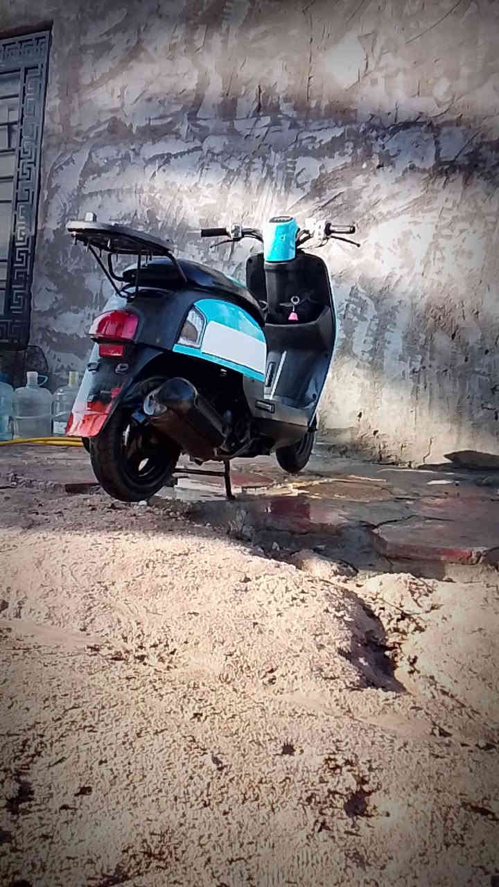 السلام عليكم دراجه بليس نوزل  للبيع مكاني نجف كوفه السعر 800 وبيه مجال هاذا رقمي ***********
