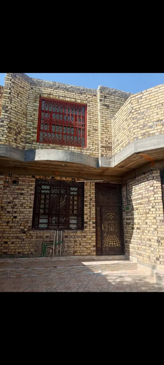 السلام عليكم بيت للبيع مساحه 200 متر حي الزهراء قرب المعهد الفني مطلوب مبادره 80 ورايد باليد 75 اي استفسار خاص, ***********
