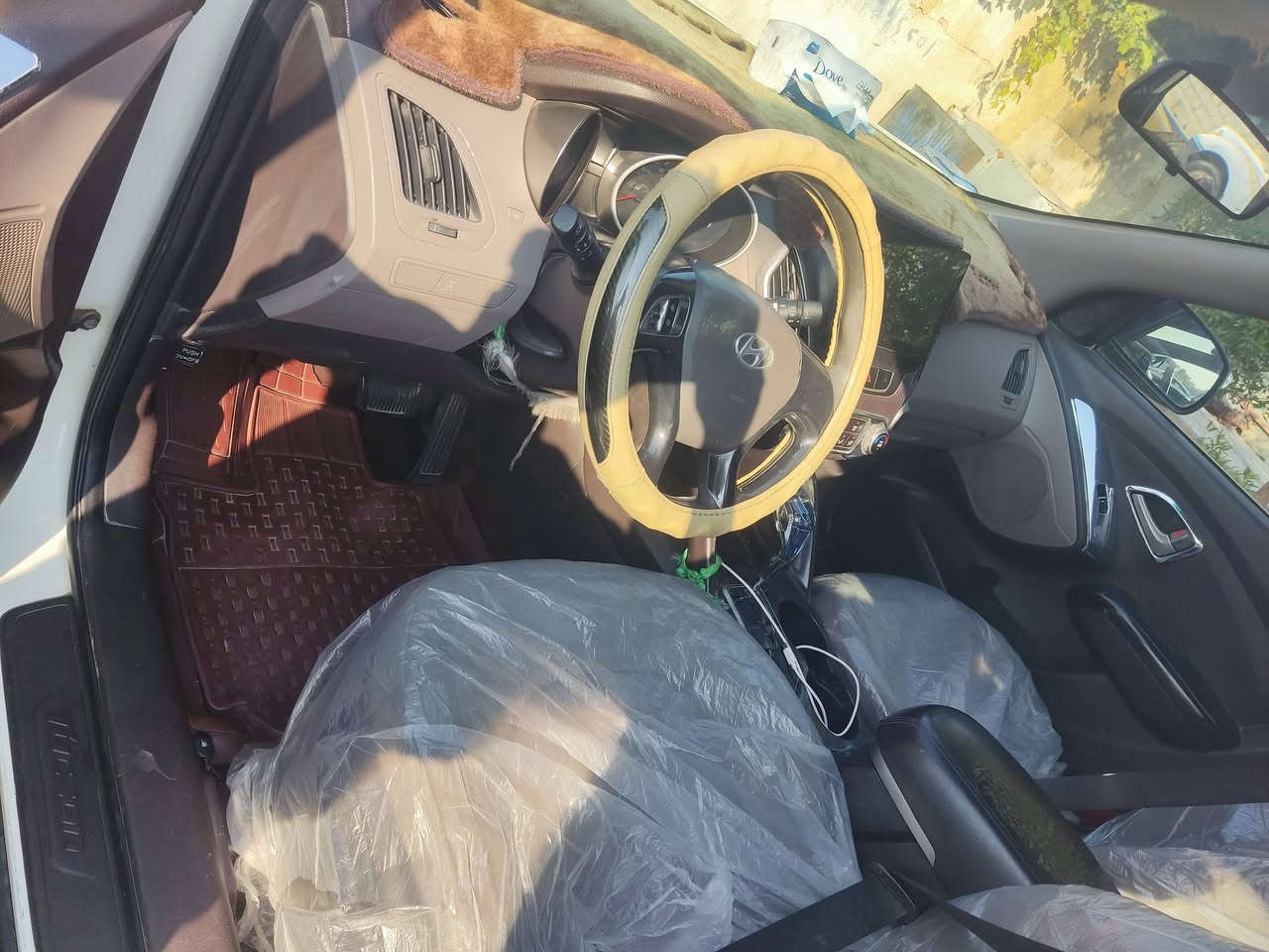 سلام عليكم توسان موديل 11. خليجي سيارة جاهز مواصفات مكينه   2000 دوش المرغوبة 
كير كفالة  تحكمات ستيرن فتحة بنرامة شاشة كبيرة كامرة دوران مانع نزلاق مثبت سرعه تبريد تدفة شغال سيارة مصبوغة حزام اثر جراد رقم بغداد نكليزي بسمي تحويل ثاني يوم  سعر125وبيهة مجال مكان بغداد رقم ***********
