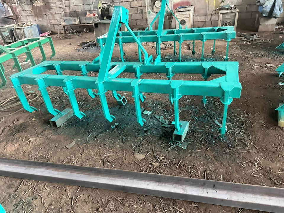 سلام عليكم معدات زراعيه تسكام الاتصال ***********
