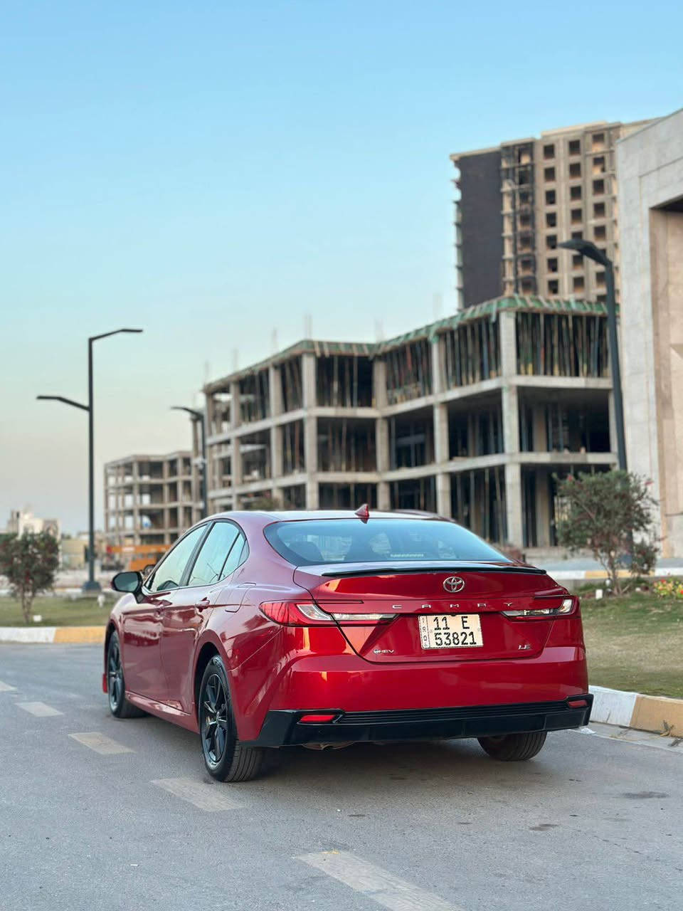 سلام عليكم 
لبيع Toyota Camryموديل 2025LE سياره جديده حادثها مثل مو موضح بل صور صبغ قطعتين مال الحادث ومن امريكا بيها البابين كلير سياره جاهزه مناقصها شي مواصفات le معروفه
سعر 200 وبيها مجال *********** بغداد, العراق
