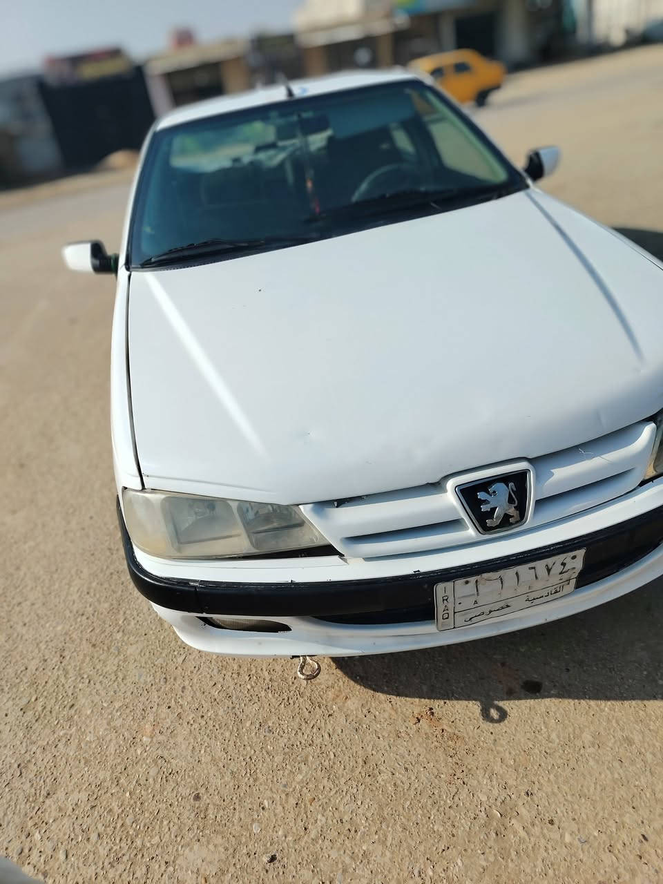 بيجو بارس ١٢ نضيفه ما عازيه كلشي حتلو مرارس بيجو صفره بس كون نضيفه
 ***********
