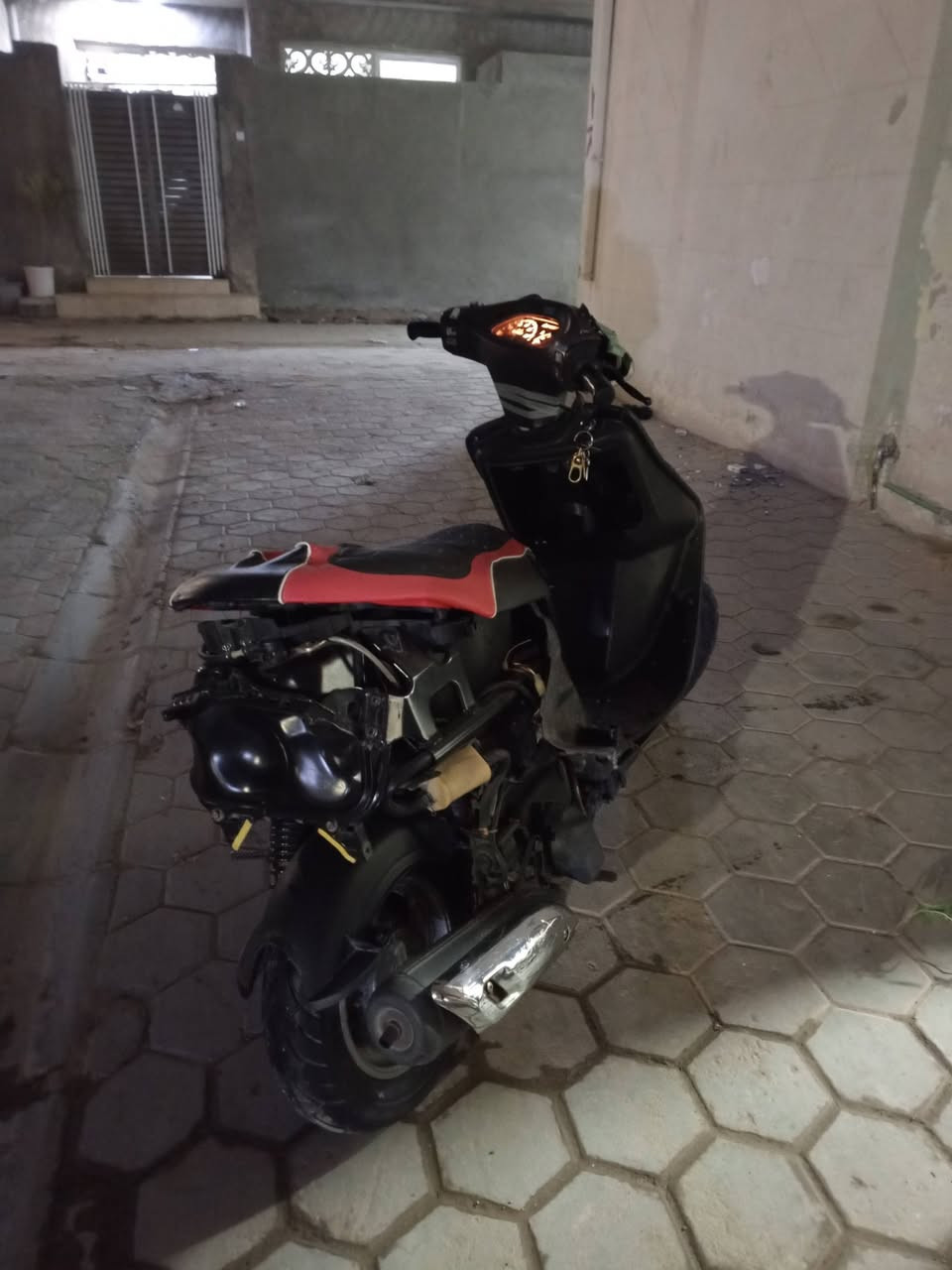 الدراجه محركها يخبل كل صوت مابي شرط ع فحص تجي وتشوف 350 الف مال مستعجل ولله هاذا رقمي
***********
