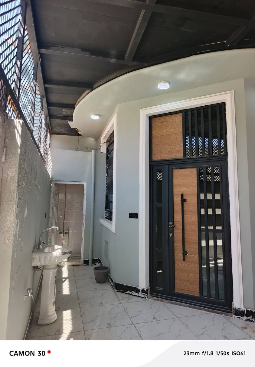 دار للبيع في النجف الأشرف
📍 الموقع: النجف – ملحق قريت الغدير عرض شارع 12

📐 المساحة: 150 متر مربع

📄 الطابو: زراعي – سند 25 – قرار محكمة

مواصفات الدار:

🛏 غرفتان نوم

🛋 صالة

🍽 مطبخ

🧑‍💼 استقبال

🚿 حمام داخلي

🚻 حمام خارجي

البيت ينباع معع الاثاث أثاث كامله 

🏗 نوع البناء: طابوق، الأساس والسقف صب

💰 السعر: 92 مليون دينار عراقي (قابل للتفاوض)

☎️ للتواصل: ***********

 #عقارات #h
