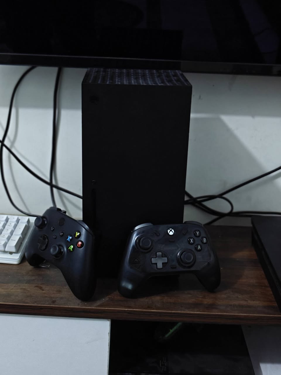 جهاز إكس بوكس سيريس اكس
جهاز نظيف لوك ستيكر استعمال قليل جدا 
جهاز موديل 21 
جهاز نظيف هو والكارتونة والكيبلات الأصلية جهاز يجي ويا جويستكين جويستك الجهاز الأصلية و جويستك كيم سير ام ال ايل اي دي مغناطيسية  جهاز كلش نظيف يجي ويا حساب متروس العاب بي فوك ال 170 لعبة و من اضخم العناوين 
1 ريديد ردبشن الجزئين الاول والثاني 
2 أجزاء اساسن كريد 
العاب قوية العاب سولز لايك سولز ذا ويتشر الاجزاء كلها  ماد ماكس و ماكس بين و أجزاء ميتيل قير وهواي العاب
الجهاز سعرة 650 قفل مكاني بغداد ماعندي توصيل


**إذا كنت صاحب هذا الإعلان وتريد حذفه لأي سبب، رجاءا أرسل رسالة إلى الدعم الفني**