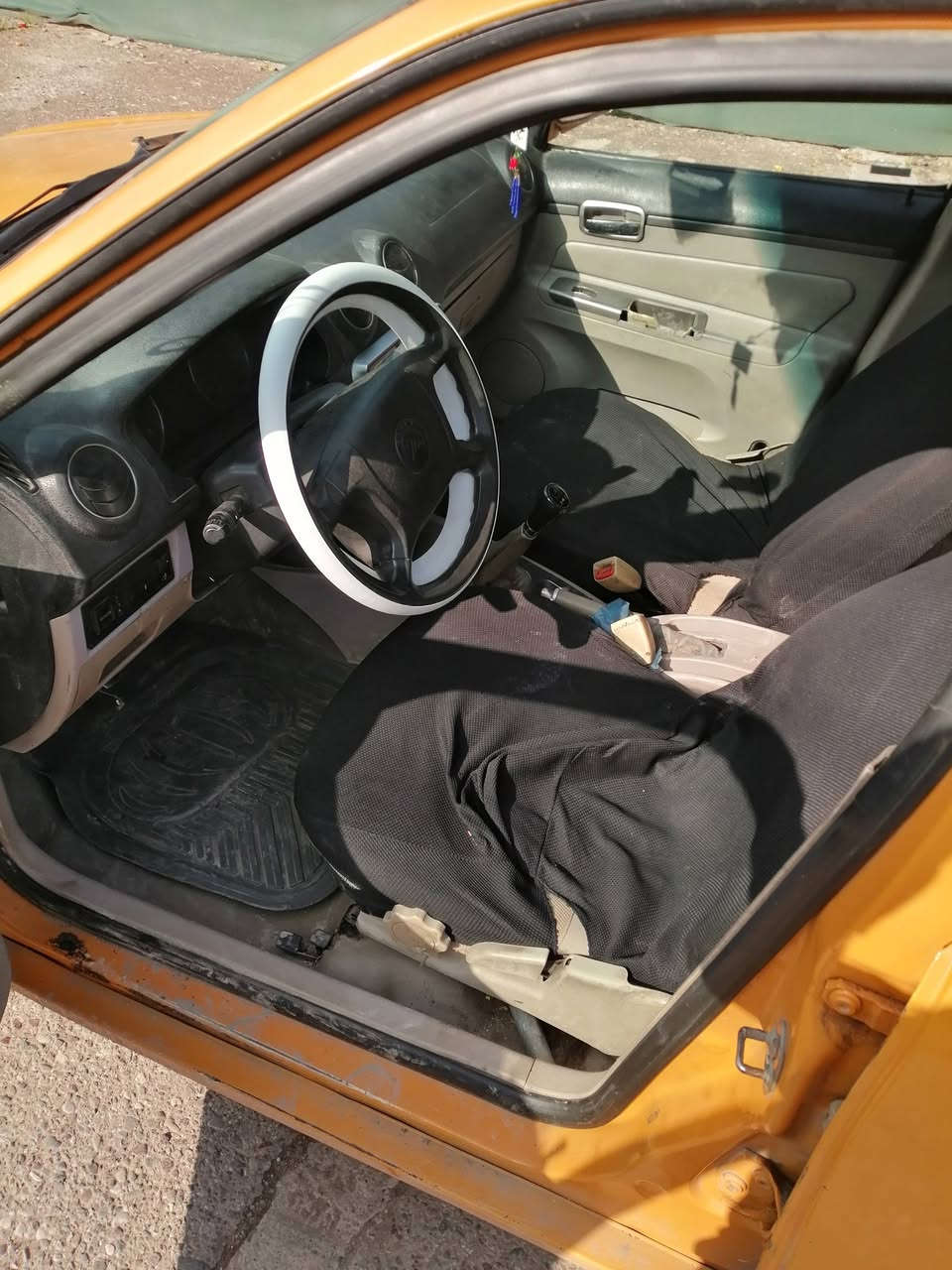 سيار سياكي لبيع  اسعر ٤٠ وبيها مجلا  اتوصلا***********
