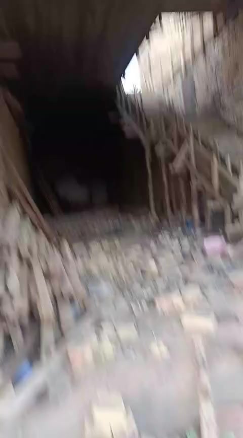 قطعة ارض 100متر على شارع عام تجاري تصلح نظام قاعه حي العسكري قطاع 15 /الارضيه رفت تسليح البناء طابوق جمهوري دنك عدد 10 السقف صب مسلح كبنك كهربائي ارتفارع الرفت 50سم ارتفاع البناء 4م و10سم وجه القطعه 5م نزال 20م 
سعر 120 مع المجال/***********
