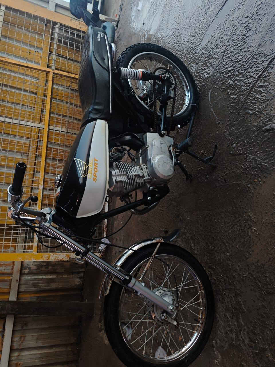 دراجة للبيع أوراق مديل 2018 غراض جديدة مكاتبة شارع ***********
