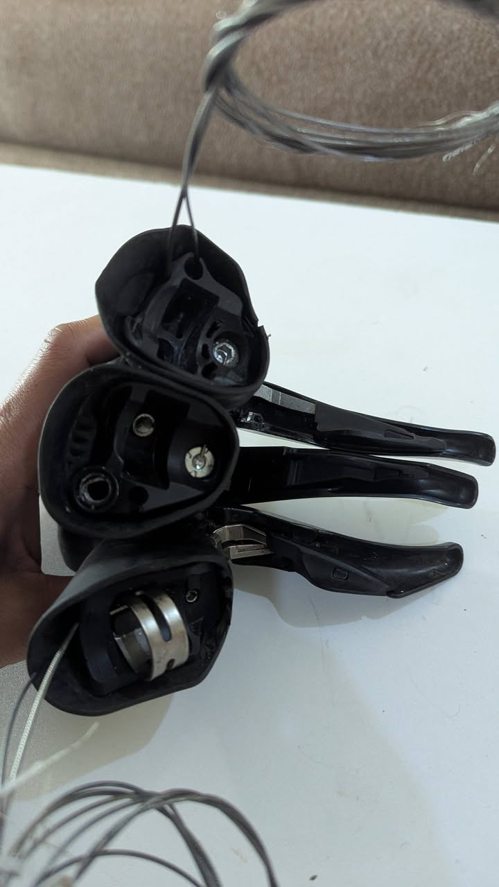 Manette gauche plateau 2.3
Manette droite ultegra R8020 11v
Manette dureace gauche plateau 11v


**إذا كنت صاحب هذا الإعلان وتريد حذفه لأي سبب، رجاءا أرسل رسالة إلى الدعم الفني**