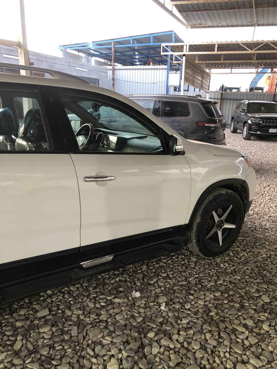 سورنتو 2010 شكل ال 2013 سته سنلدر سبعة راكب بنوراما ثلاث قطع تبريد رقم بغداد بأسمي الجديد فقط بنيد صبغ وبيها سونار مكانها بابل الشوملي .***********
