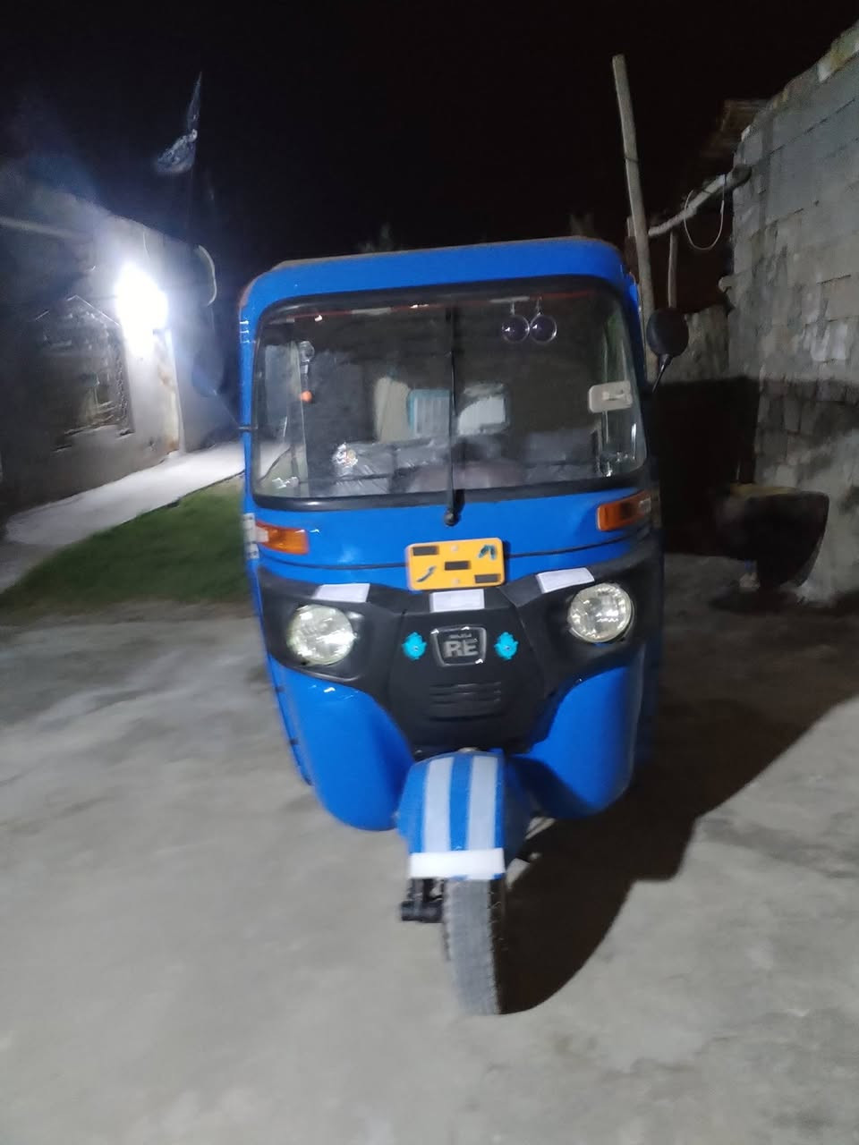 سلام عليكم تكتك للبيع موديل 20 شهر 9 مصبوغه جماليه سعر 6100 وبيها مجال تكتك احلى من صوره ***********
