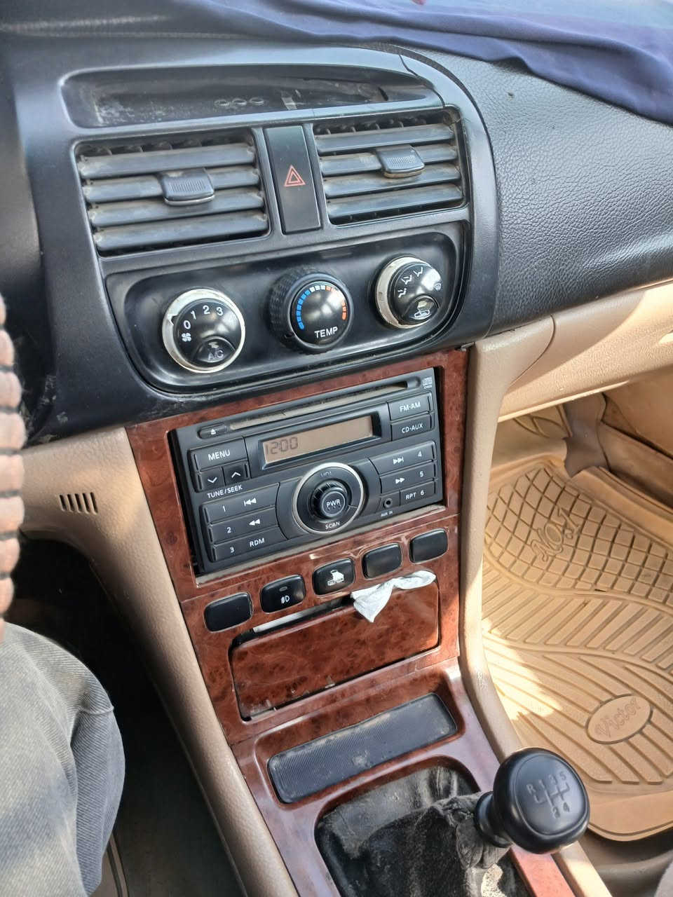 سلام عليكم سيارة دايو ماكنوس للبيع موديل 2000 رقم بغداد مشروع وطني محرك 2000 تبريد شغال مشابهه نقص سعرها 35$ مكاني بغداد الفحامه قرب جزيرة بغداد السياحية هاتف ***********وشكرا
