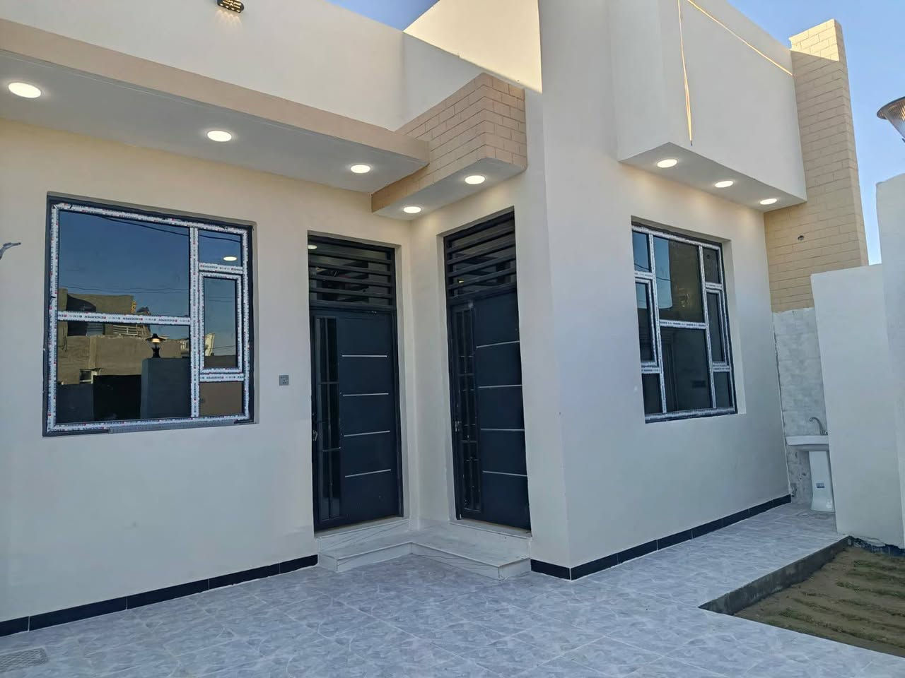 📢#للبيع دار سكني 🏠
طابو زراعي سند 25 🏫
 السعر 118 مليون 💸وبي مجال 
⚡⚡⚡⚡⚡⚡⚡⚡
 المساحة 170 متر 
واجهيه 8
⚡⚡⚡⚡⚡⚡⚡⚡
 طابق واحد غرفتين نوم مع ملحقات الدار مذكوره 
⚡⚡⚡⚡⚡⚡⚡⚡
   العنوان بابل حي الجزائر قرب سيد موسى عليه السلام 
⚡⚡⚡⚡⚡⚡⚡⚡
للاستفسار المشاهدة بالفيديو 
 يتوفر اتصال 📞مع واتساب 📱
  ( ***********)
