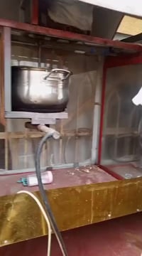 عربانه حب  وشاميه نضيفه 100/100 السعر 350 وبيها مجال للستفسار 07811861...