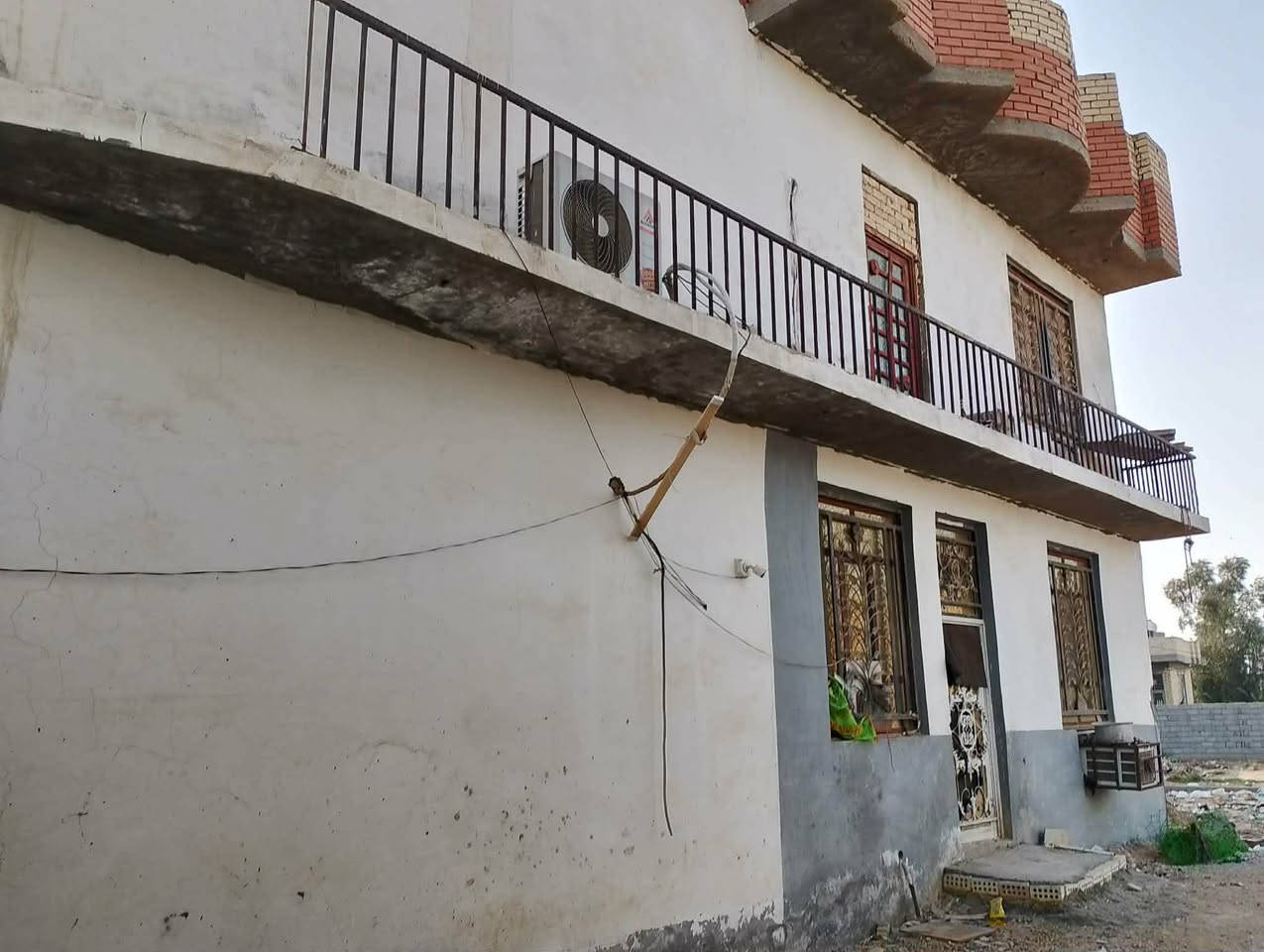 للبيع كربلاء الحر منطقة عرب صالح اليسار  طابو زراعي سند 25 المساحة 200 متر  طابقين دنك قرب المولدة 
***********
