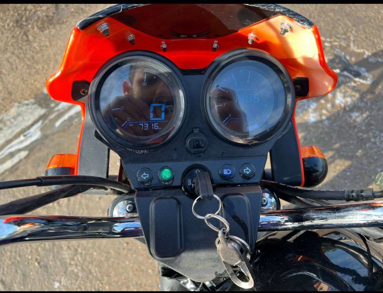 سلام عليكم شباب.      مكلف بل نشر
دايوان 25 لبيع
 نازله قبل شهر11 مكينه 200
رقم اربيل  سعر 2و500
بيها مجال بسيط ***********
