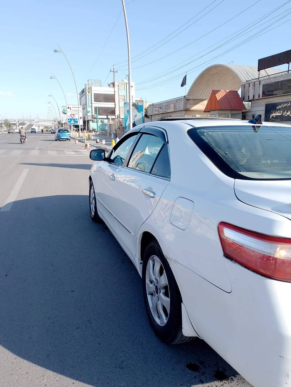 كامري2009  بيه خلل بلگير جاي امشي ومابوشت بعد وذبت الدهن مالته السيارة فول مواصفات فتحه تحكم استيرن كرسي كهرباء تبريد قطعتين كاميرة حساس طخم تاير جديد باتري جديد مكينه 2400 حادثها خلفي بالجنطه دوشمه جديد كاعيه جلد ماشية  200
مكاني البلديات 
رقم الهاتف ***********
سعر السيارة 97 وبيه مجال بسيط
