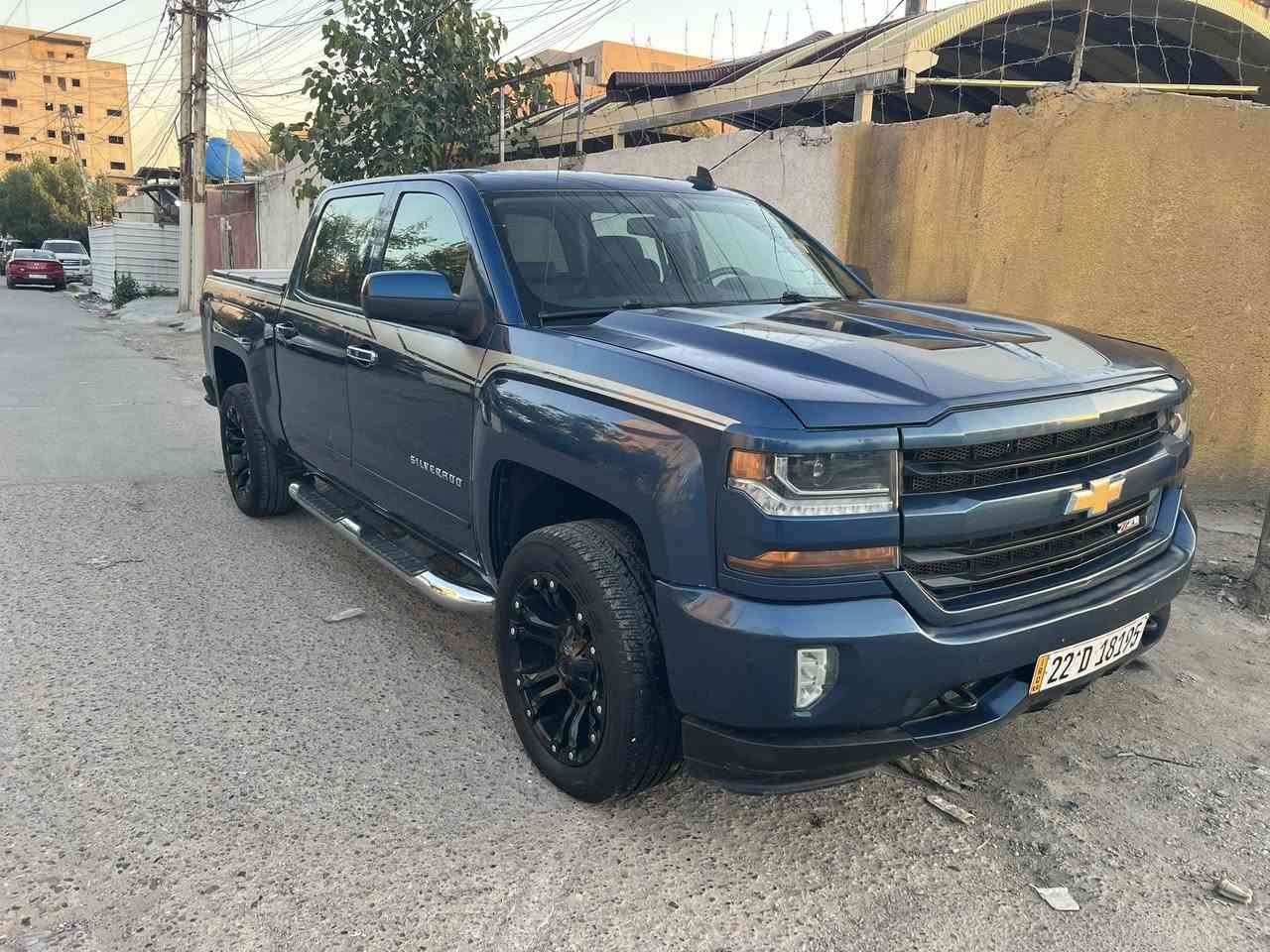 (((((السلام عليكم ))))))
للبيع او مراوس حسب القناعه
سلفرادو 2017 باب طويل بدي قصير
 صبغ 3 قطع  فقط 
مكينة V8 5300 
كير تعليق حجم 1000 
ماشية 68كيلو متر فقط 
رقم اربيل الجديد هزة جديدة سنوية جديده للتحويل والوكالة 
فئة Z71
مواصفات 
فور ويل 
شاشة كبيرة + كامرة خلفية
حساسات خلفية 
دوسات ( البريك والبانزين ) كهربائية
كشن السائق كهرباء 
لايت امامي زنون + بروجكتر لد بلاد + لد نهاري
السيارة جاهزة وم
مكينة كير جداً نظاف

تبريد تدفئة كهربائيات “
كلها جاهزه 
مكان السيارة كراده
السعر190 ورقة وقابلة للتفاوض
للاستفسار ***********
