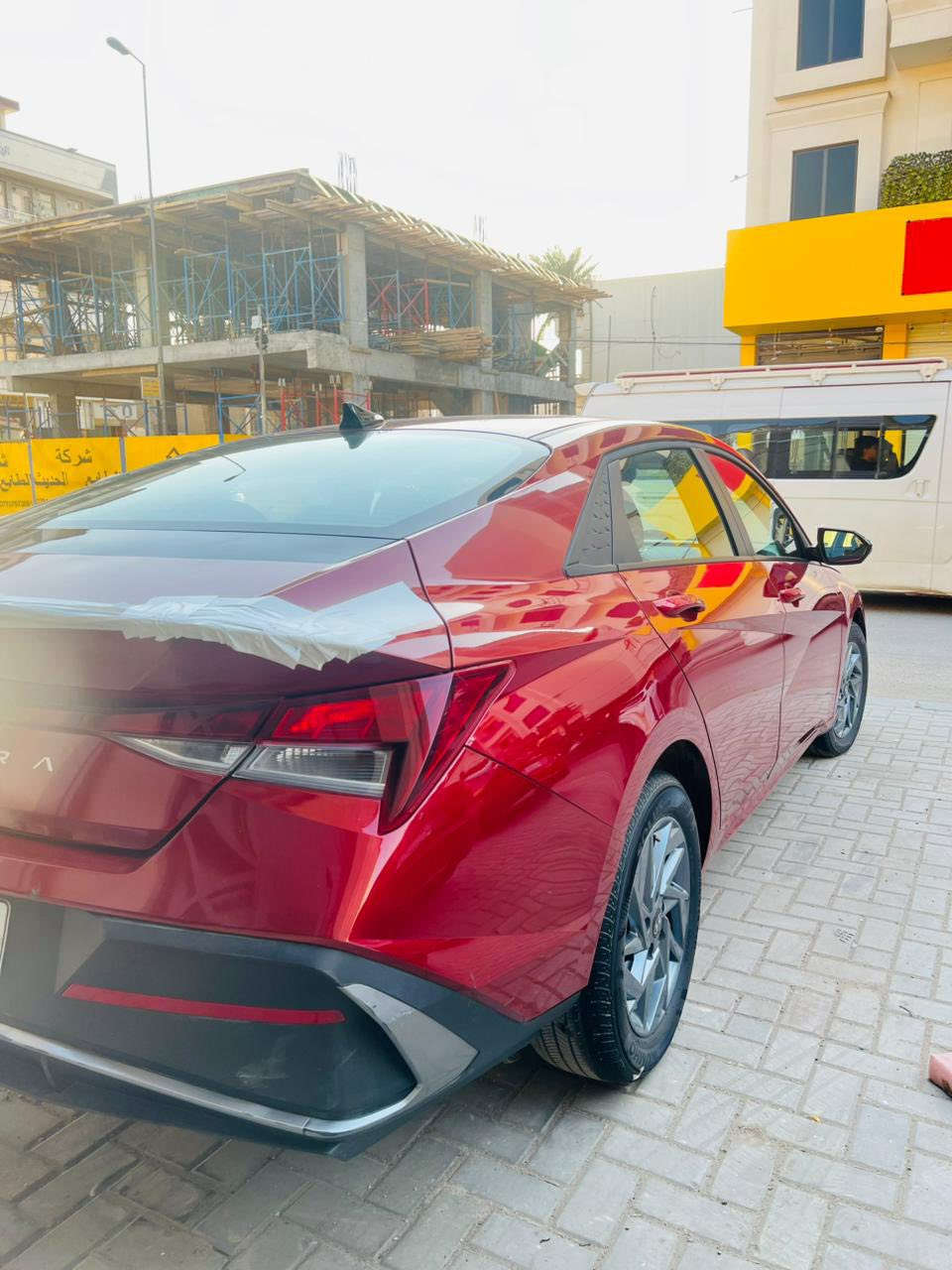 السلام عليكم سياره انتره موديل 25 امريكيه بيه جاملغ امامي صبغ وشويه بلبنيد علكد الشبرر والباقي كفاله عامه سياره زيرو ماشيه 8الف كير محرك محرك 200 دوش كفاله عامه السعر 168وبيه مجال بسيط مكاني بغداد حي الجهاد رقم الهاتف ***********
