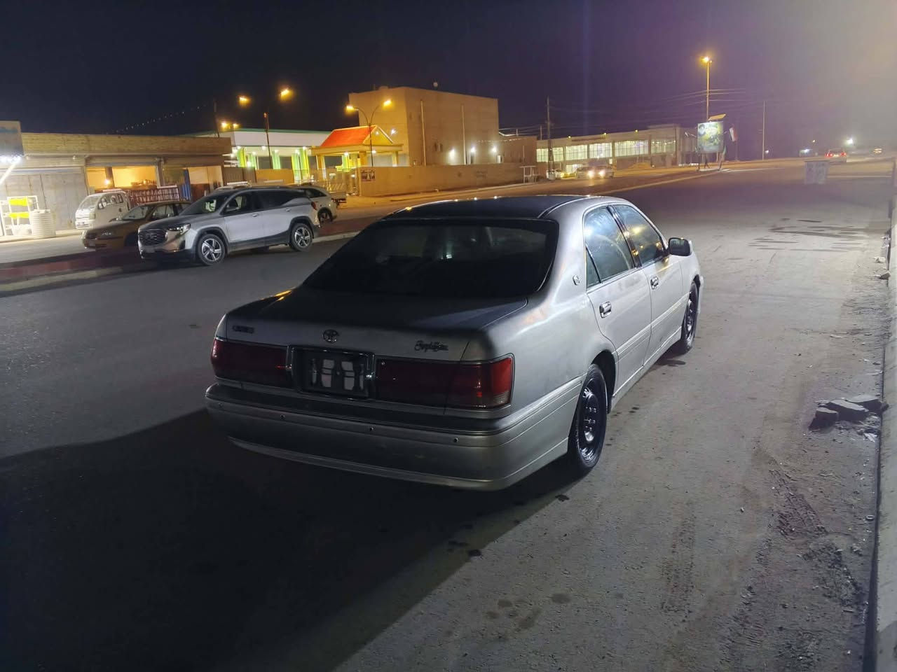 السلام عليكم جنون أدوات بيه فقط لوحات  سياره جاهزه نضيفه وحلوه مكينه كير حداديه تبريد جديد مكينه ديفور الجبير بيع او مراوس ب شاهينه  سعر 28 مكاني ميسان عماره ***********
