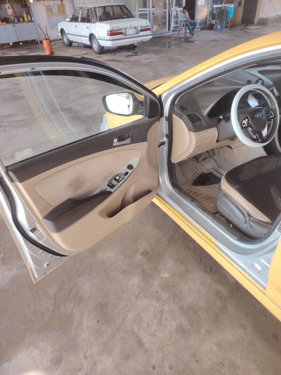 اكسنت مديل 2012 خليج مكينه الف ٦٠٠مكينه كير مكفوله جملغ الامامي جهت لعبري تبريد تتدفه كهربايت كله شغل تخم تياير جديد تحكم ستيرن شاشه
سياره بسمي هيئه غرامات مصفره سنويه ماساقطه
سعر ٧٥ بيه مجال
***********
