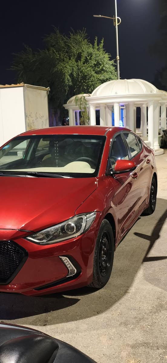 هيونداي إلنترا 2017
المواصفات 
الموديل: 2017.
المحرك: 2000 دوش مكفول
الكير أوتوماتيك مكفول
الضرر (وارد أمريكي): حادث بسيط بأمريكا (جاملغ وبنيد جهة السائق). البنيد مصلح والجاملغ مبدل حادث بالعراق جاملغ الامامي جه اليمنه مصلح على البارد 
السيارة نظيفه 
السعر: (120) وبيها مجال بسيط
المكان: (واسط - كوت الجديده)
للتواصل: ( *********** )
