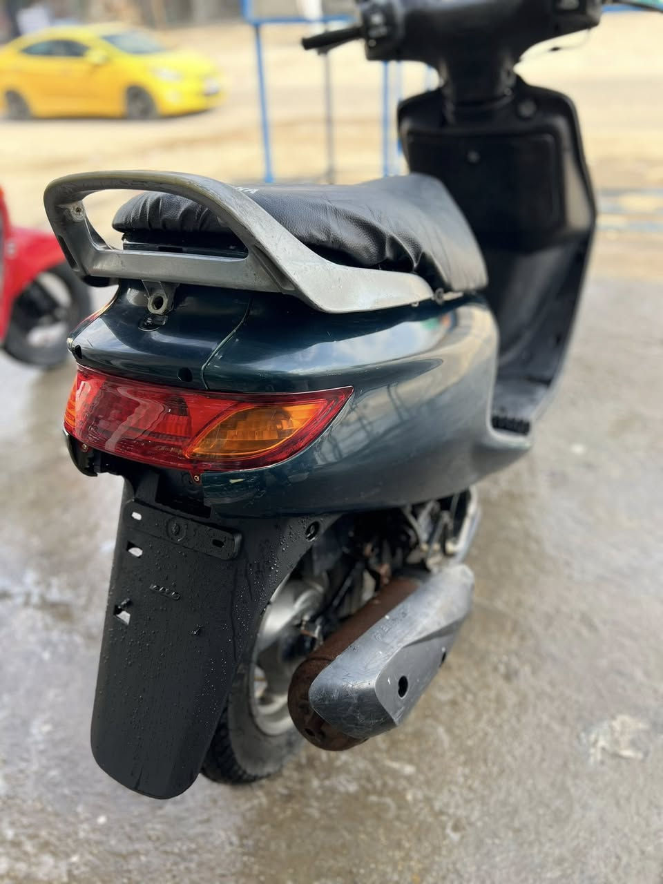 السلام عليكم 
دراجه للبيع فراشه نثيه كله شغال لايت بك لايت اشاير  تخم تاير جديد دبلات  شلعه ومعدل فول الدراجه حير من الله العنوان حله شارع80 مال كربله السعر450 وبيه مجال لاستفسار ***********
