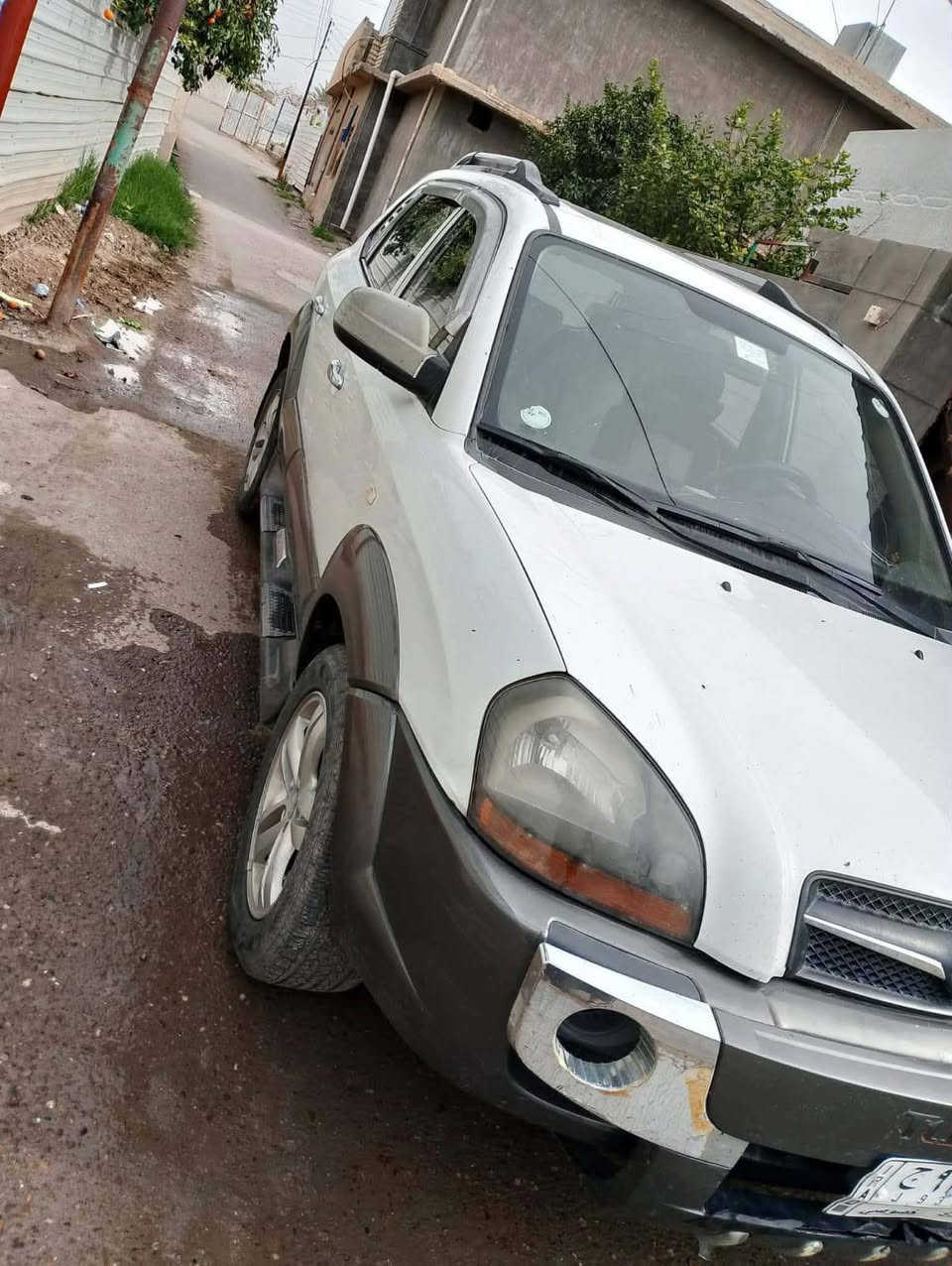 توسان 2009 كفاله عامه بيه بارد قليل بلباب
سيارة جاهزة من كلشي تبريد تخم تاير سيارة متعوب عليهه 
السعر 125. ***********
