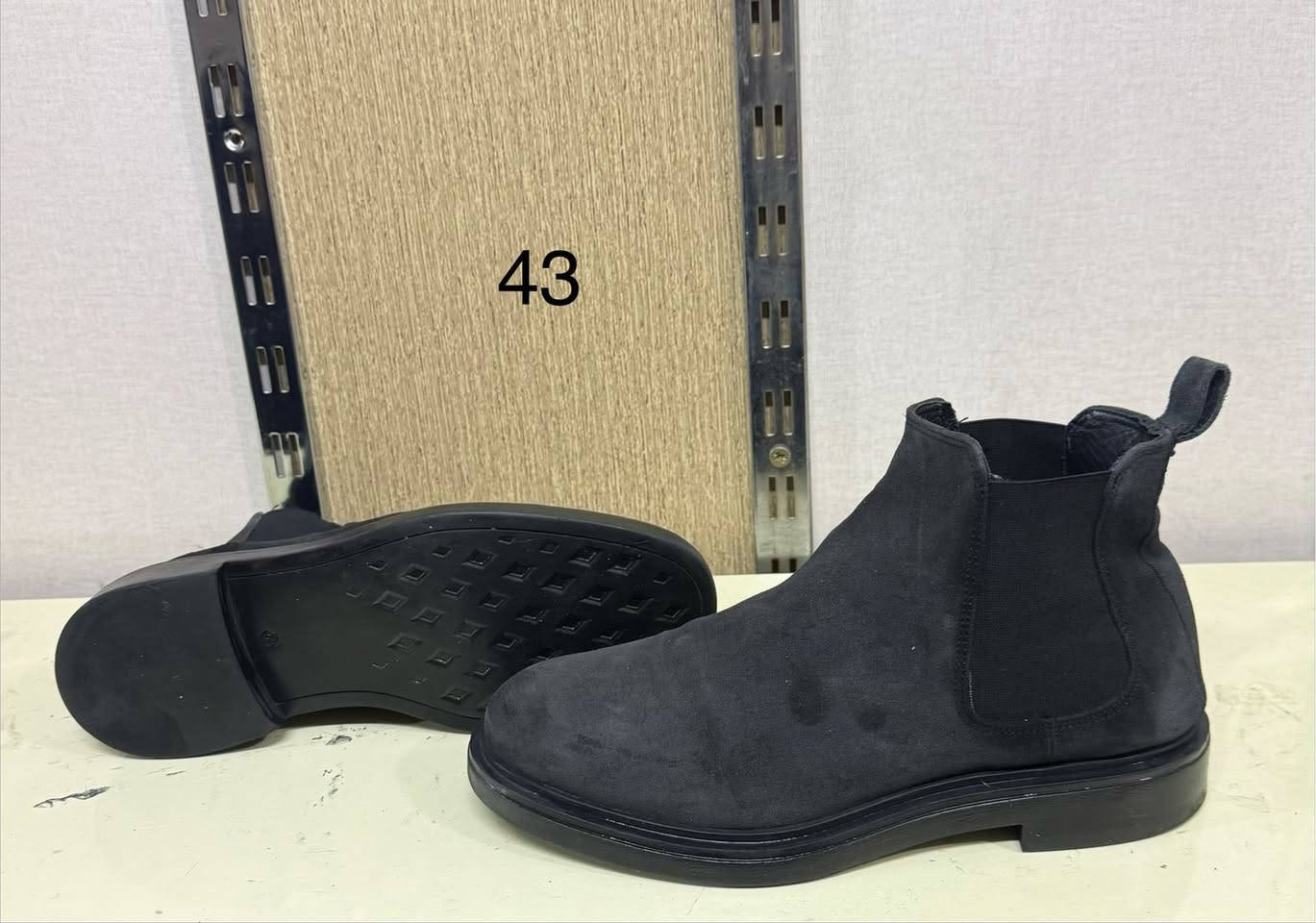 حياكم الله
احذية بالة اوربي اصلي
عسكري #جبلي#رياضي# رسمي✅
مراسلة البيج
او على الرقم وات ساب *********** 

توصيل لكل امحافظات🚙🚗🛻
