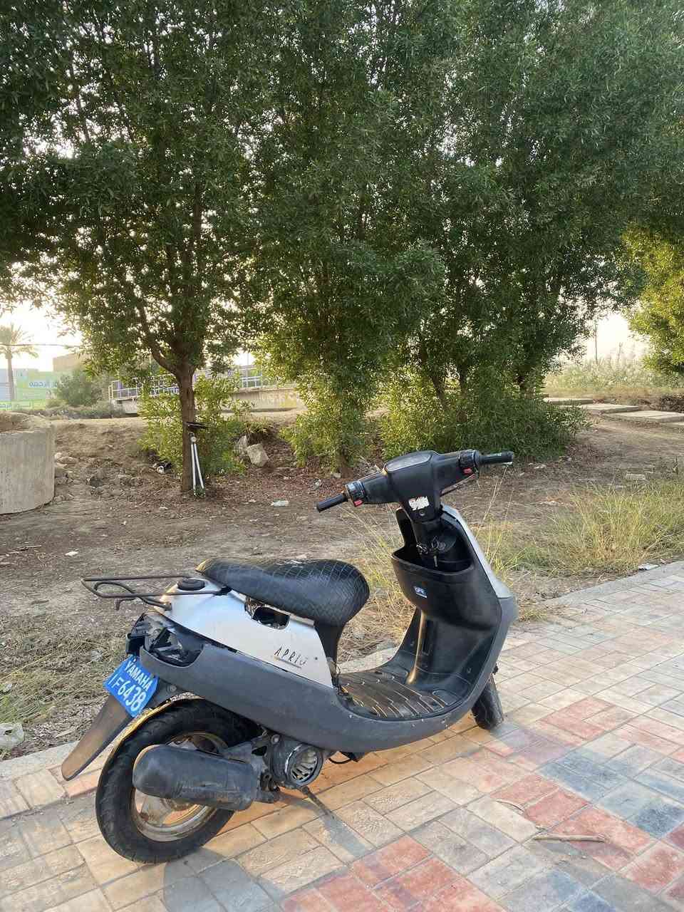 السلام عليكم دراجه مكينه ناعمه شلعه ومعدل شغاله نكره سلف بطه خطين نواقصها بس حاضنه السعر 225 وبيه مجال بسيط للتواصل ***********
