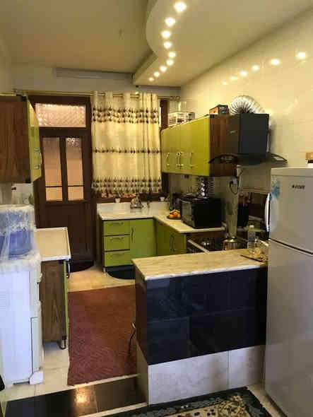 للبيع دار او مراوس بناء درجه اولى 
المنصور حي العربي قريب للجوازات مساحه ١٢٤ متر جبهه 7.30
بناء 2019
دار بناء حديث ممتاز يتكون من ثلاث غرف نوم + استقبال + حولي + مطبخ + ٢حمامات + كراج وحديقه ارضيه 
مرمر وابواب صاج وشبابيك PVC درجه اولى 
الطابق الاول 
كراج وحديقه واستقبال ومطبخ وحولي 
وغرفة نوم وحمام ومناور عدد ٢ 
الطابق الثاني 
٢ غرف نوم + بالكونه + حولي + حمام 
الطابق الثالث
بيتونه + سطحين
للاتصال ***********
اخوان الشراي يتصل
