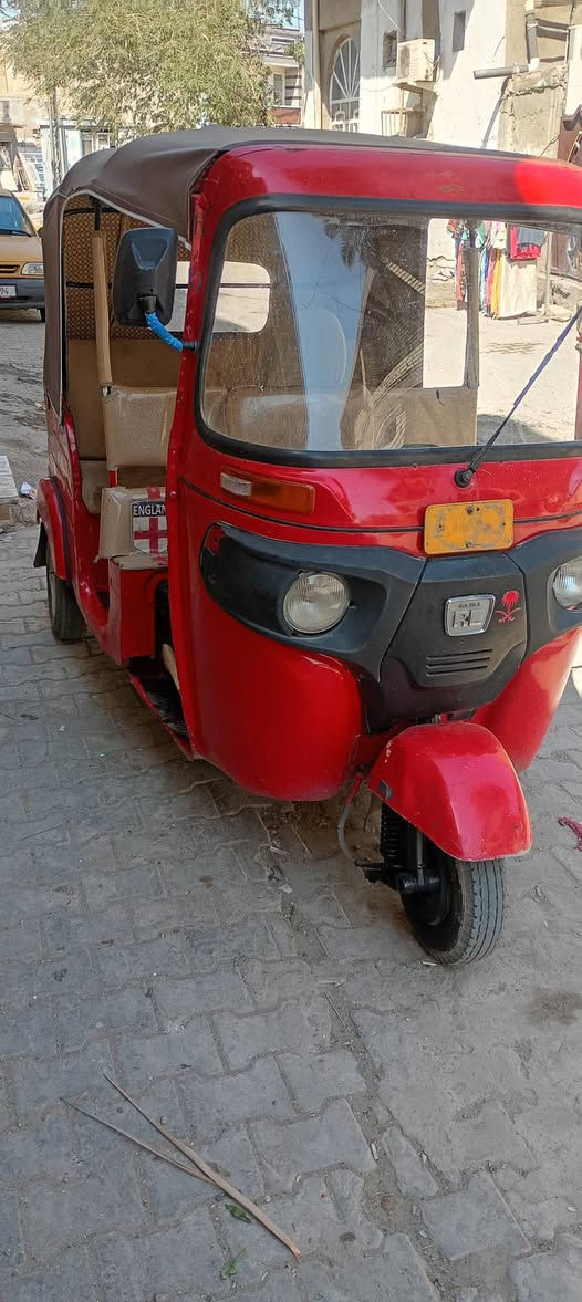 لبيع تكتك 2018شهر3مكينه ناعمة لاتنقيص ولا تبخير كهرباىيات شغاله جاهزة لشارع أوراق كاملة السعر3100 بغداد رقمي ***********
