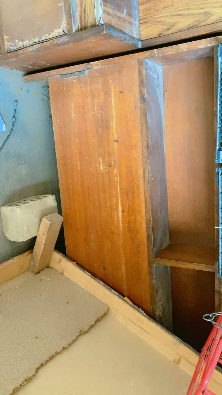 سلام عليكم غراض البيع قيم وخذ الي يرضي الله  واسط  صويره طليحه الرقم    ***********
