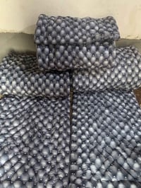 اسلام وعليكم جوادل للبيع الطول ٣ونص وثنيين ٤ونص السعر ١٧٠رقم الهاتف ٠٧...