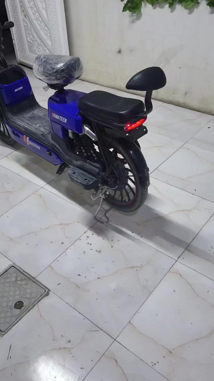 سلام عليكم ماطور شحن لبيع شغال كامل كهربائية كله شغال حجم 20 السعر 250:الرقم *********** متواجد وتساب
