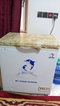 ثلاجة • ٥٠لتر • مجمدة