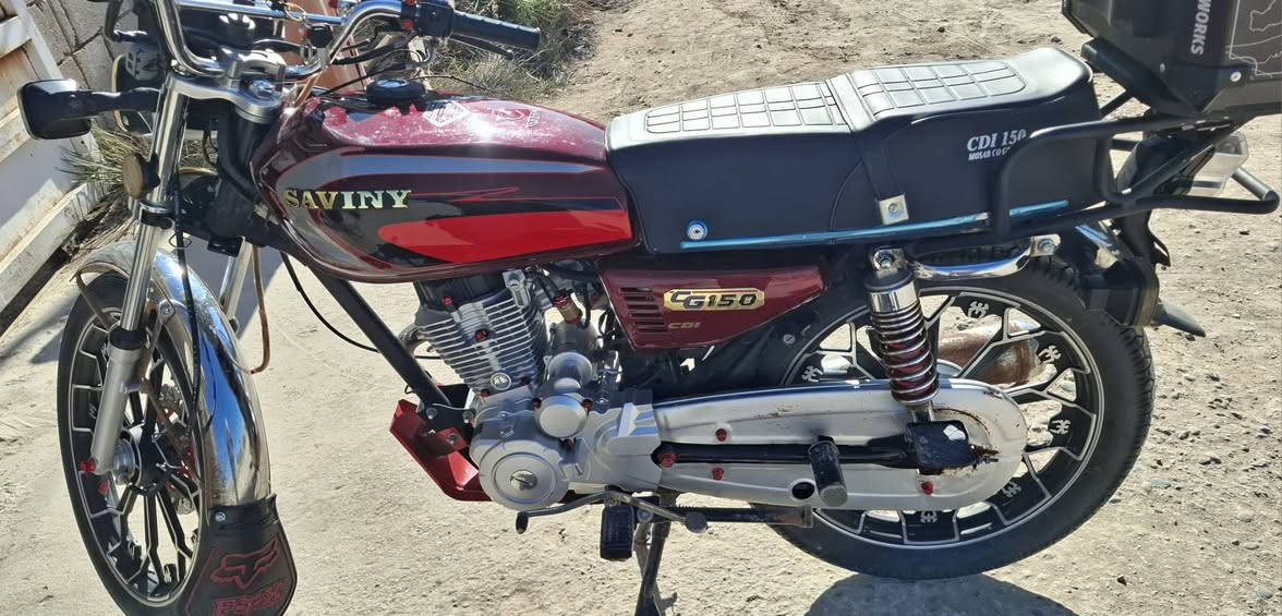 سلام عليكم دراجه سيفان موديل((2024)) اوراق اصوليه مكينه خرسه ما مفتوحه كهربائيات كله شغاله كفاله عامه مال جناي شوفت عينك دراجة احله من الصور تجي وشوف مكان المسيب حي العسكري السعر خاص خاص للأستفسار راسل خاص او اتصل واني خادم الك 
(((((***********)))))))
