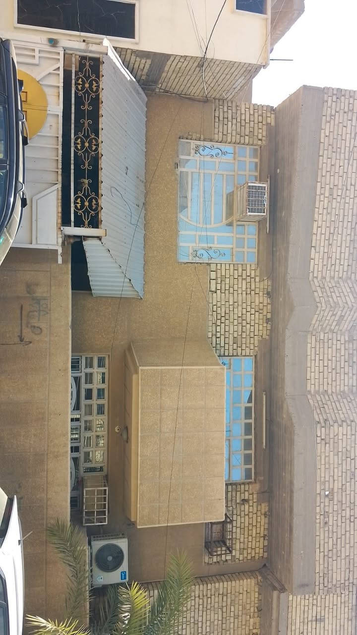 مكلف بالنشر اي معلومة الاتصال بصاحب الرقم

السلام عليكم
بيت طابو صرف للبيع
المساحة ١٠٠ م مربع
يحتوي على غرف نوم عدد ٤
صحيات عدد ٢
الموقع الامين الثانية قرب اسواق كرار الوائلي
للاستفسار الاتصال ***********
