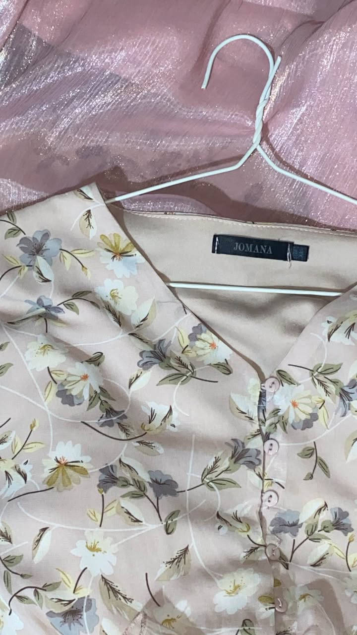 فستان شيفون مورد راقي جداً✨ ( نظيف جداً وبحالة ممتازة ) 
ماركة JOMANA
قياس XL، تصميمه شيفون بكسرات ومريح جداً باللبس قماشه يعطي ، سعر 15 الف فقط 
لمعلومات اكثر استفسار خاص 
يخبل باللبس راسليني وادزلج صورته باللبس 💗💗 كربلاء, العراق


**إذا كنت صاحب هذا الإعلان وتريد حذفه لأي سبب، رجاءا أرسل رسالة إلى الدعم الفني**