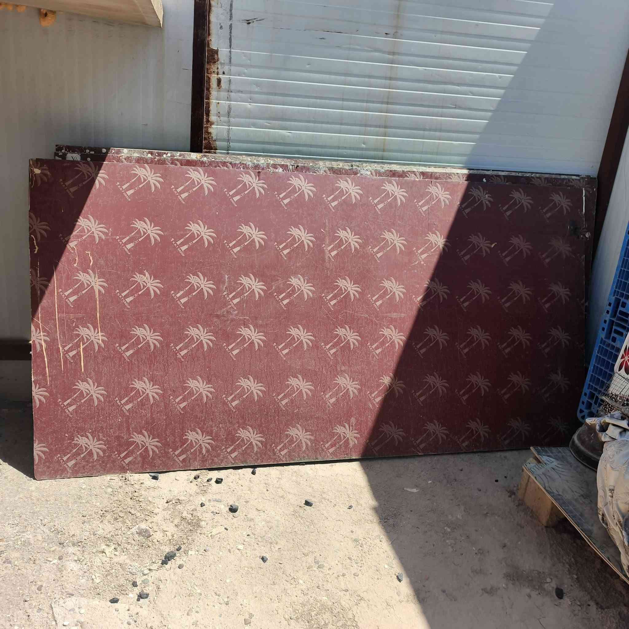 السلام عليكم يوجد لدينا سندويج سقفي وجداري وابواب وشبابيك بي بي سي مستخدم
نوع ميلانو بنل مع نوع ثاني لوحه ابو لاسد 

تفاصيل 4قطع طول 8متر 

مع 4قطع طول 9متر 

مع7قطع طول 10متر وربع 

مع جدران قياس متر ونص عدد 20

مع عدد 10طول 2متر 

مع بلاويد خشب عدد 4

مع بواب عدد4 بي بي سي

مع شبابيك عدد 7بي بي سي

مع صخان صغير  

سعر المتر 10الف لسندويج 

سعر الابواب وشبابيك لقطعه الواحده  50الف 

سعر الواحده لابلاويد 25الف 

سعر سخان 40الف 

لتواصل فقط استقبل الاتصال 
بغداد قرب جسر الدوار الصابيات

***********/***********@
