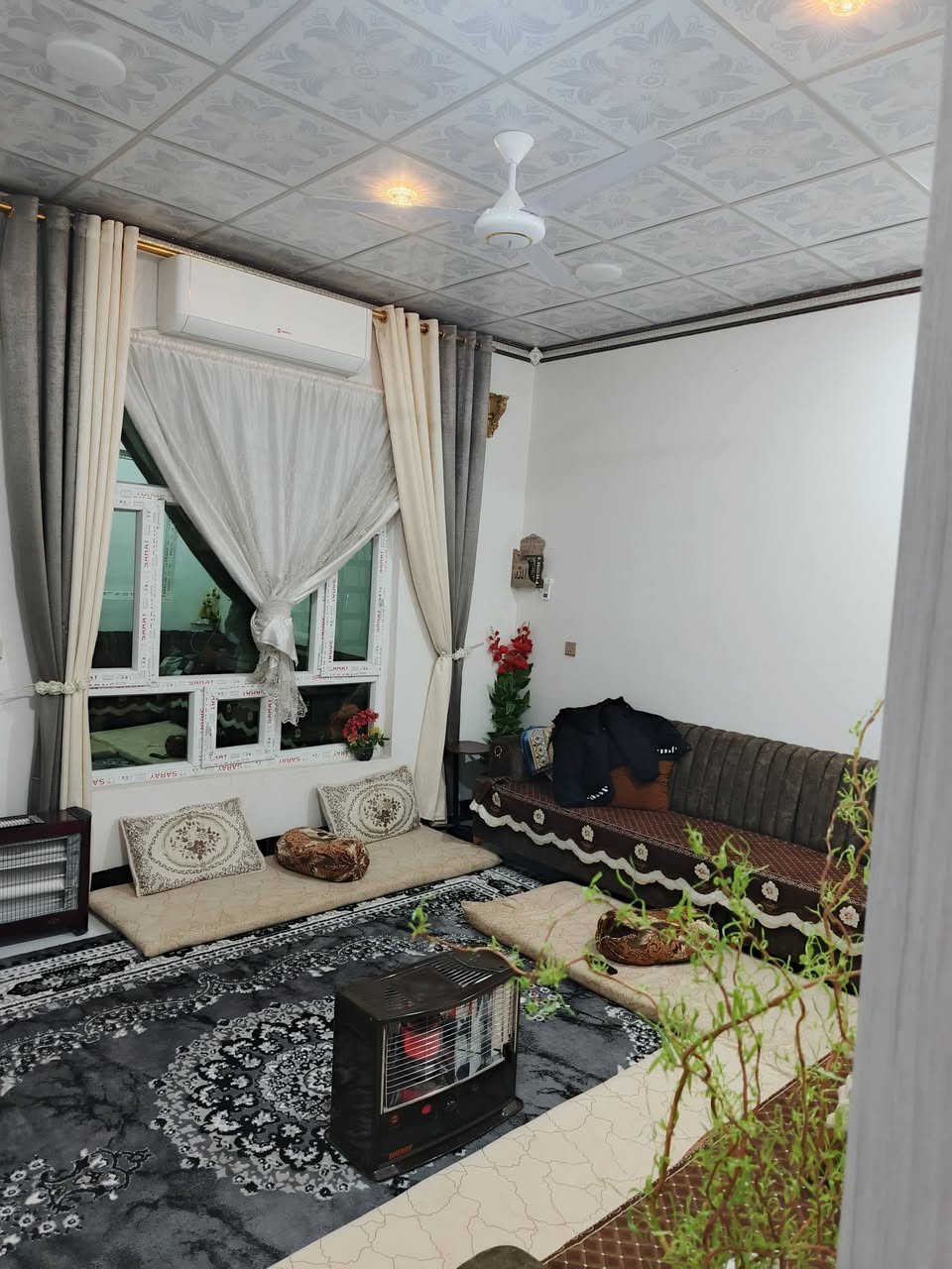 للبيع بيت ١٠٠ متر طابو طابق ونصف حديث واقع حال ١٢٥ متر العنوان كركوك حي النصر قرب جامع الفجر للاستفسار الاتصال على الارقام التالية ***********او ***********او مراجعة مكتب الصالح للعقار الواقع حي النصر قرب ساحة الغاز نستقبل كافه العروض
