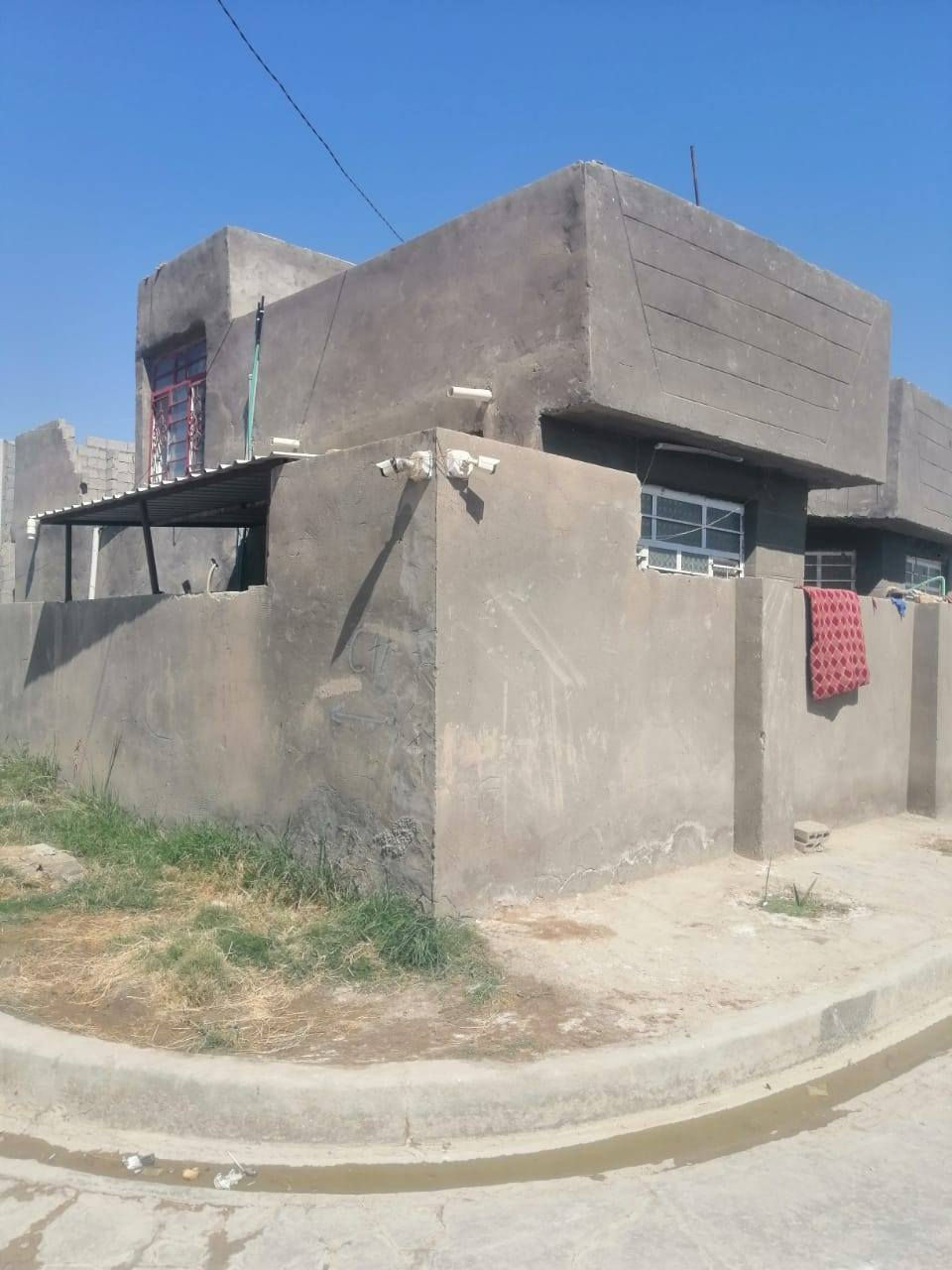 دارلبيع بناء حديث  المساحه ١٧٠ يحتوي على غرفتين نوم وستقبال ومطبخ العنوان المحاويل حي السلام يبعد عن شارع حله بغداد ١٠٠متر:: التواصل ***********
