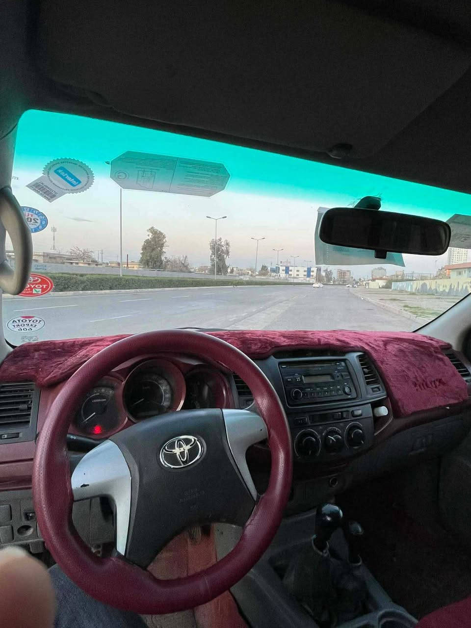 مەرزیە 2008 پێنج پارچەی هەیە بۆنیت و دوو چامرغ و دوو دەرگای لای سەیاق شانسی نەگرتووە پێش و پشتی کراوەتە 2014 و دەبل ئەکسل و سەیارەکە غازیشە و سەنەوی 2023 و تەحویل سەنەوی بەشەرتە
153 کەمێک مەعمەلە
*********** أربيل, العراق
