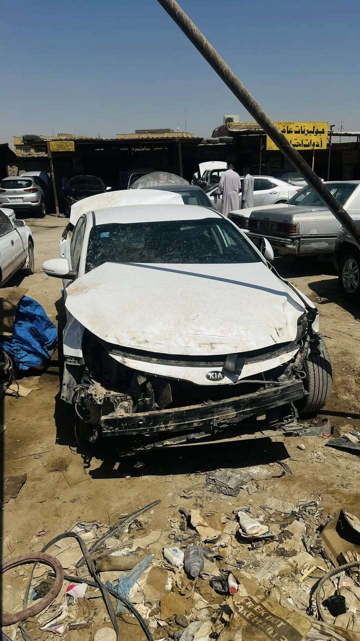 اوبتيما موديل2015 خليجيه قبل الحادث جانت مكفوله 
البيبان والقماره والتكم والجاملغات الاماميه كلهن سليمات 
رقم بغداد انكليزي كير ومحرك سليمات ايرباكات كلها سليمه 
سعرها 82 وبيها مجال بسيط 

مكاني ناصريه سوق الشيوخ 
***********
